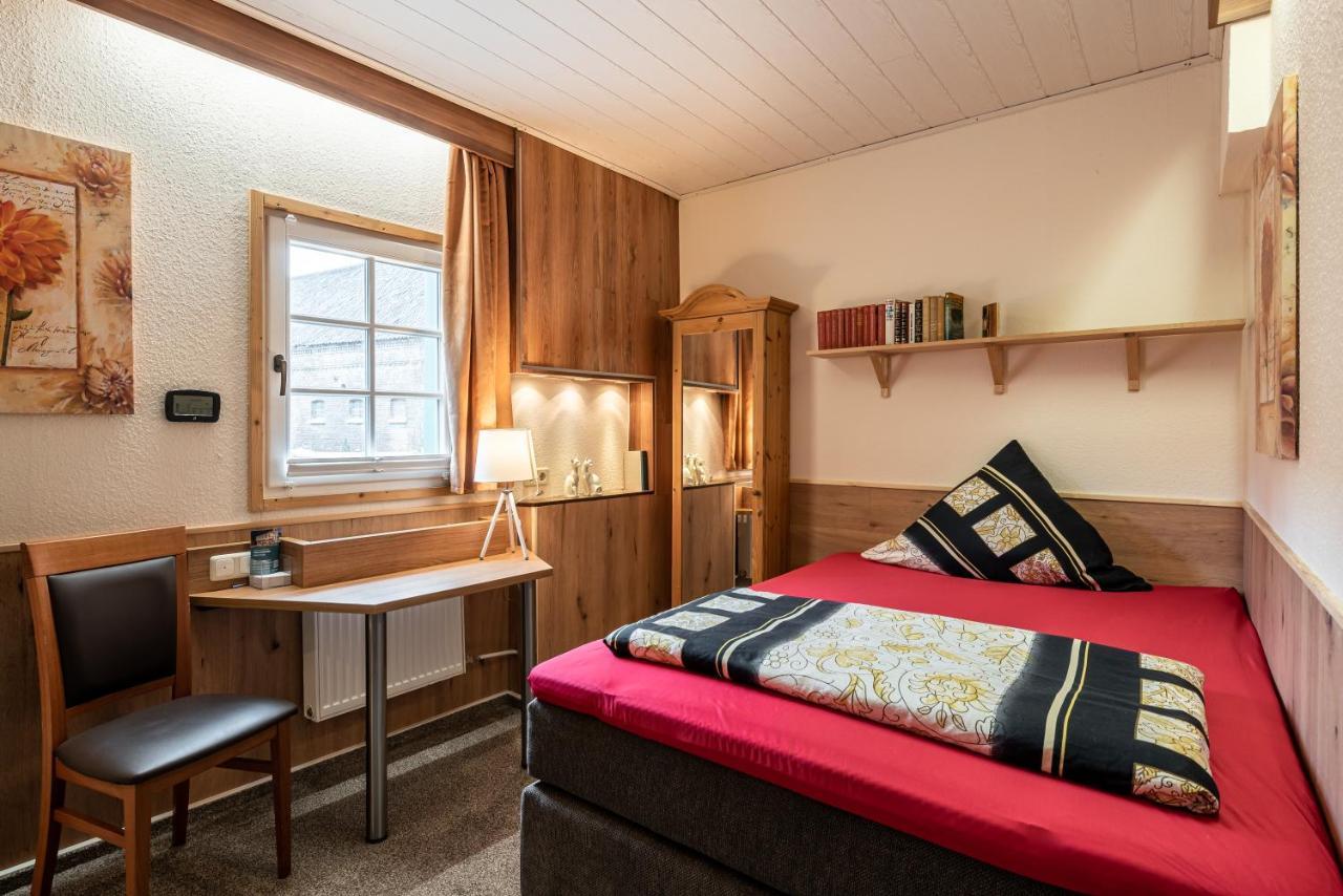 Land-Hotel Zum Schwan, Garni Weilerswist-Metternich, 3 E-Ladestationen, Naehe Phantasialand, Palmenparadies Euskirchen Εξωτερικό φωτογραφία