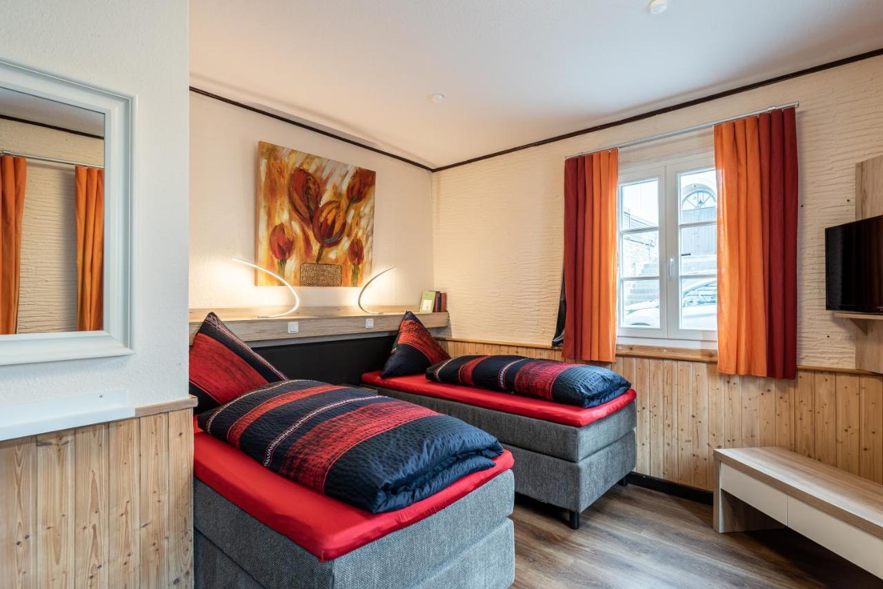 Land-Hotel Zum Schwan, Garni Weilerswist-Metternich, 3 E-Ladestationen, Naehe Phantasialand, Palmenparadies Euskirchen Εξωτερικό φωτογραφία