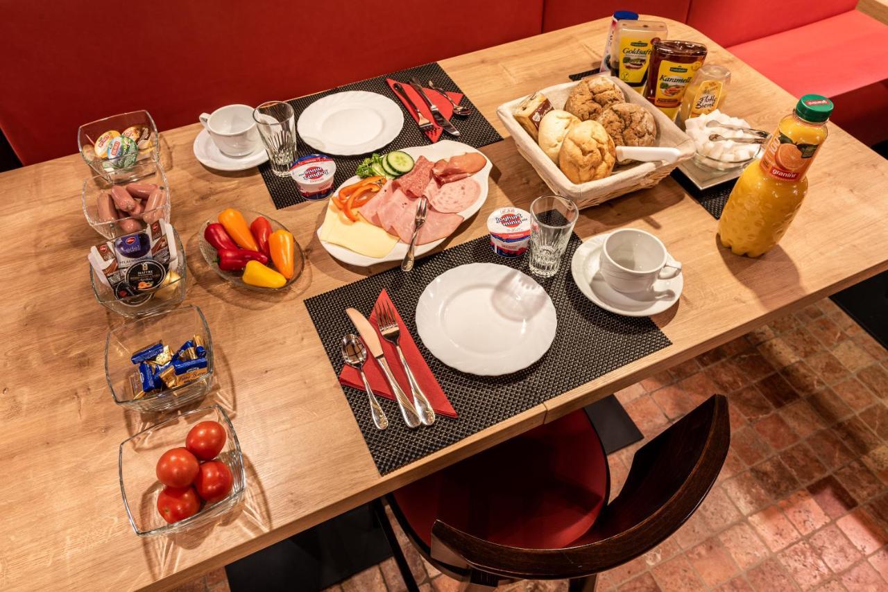 Land-Hotel Zum Schwan, Garni Weilerswist-Metternich, 3 E-Ladestationen, Naehe Phantasialand, Palmenparadies Euskirchen Εξωτερικό φωτογραφία